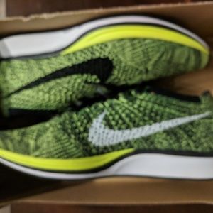 Nike Flyknit Racer Volt/Black Sequoia
